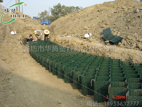 土工格室植草護(hù)坡的穩(wěn)定性分析