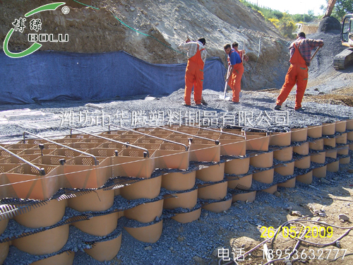 土工格室-碎石樁雙向增強復合地基大比例室內模型試驗簡介